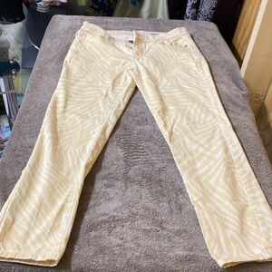 NY&C size 4 low rise skinny ankle jeans